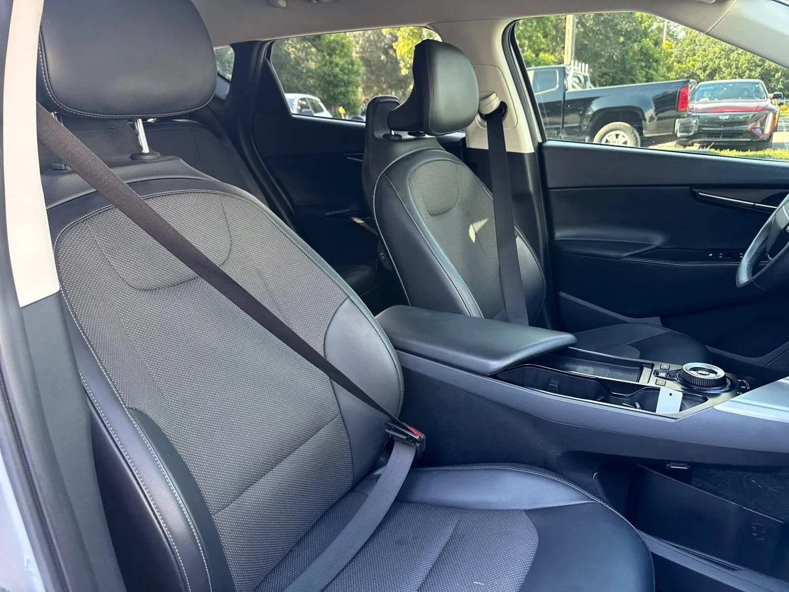 Used 2025 Kia EV6 Light w/ Light LR Technology Package RWD image 15