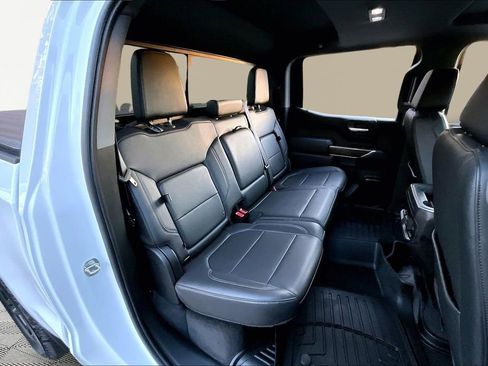 Used 2022 Chevrolet Silverado 1500 LT Trail Boss w/ Convenience Package II image 17