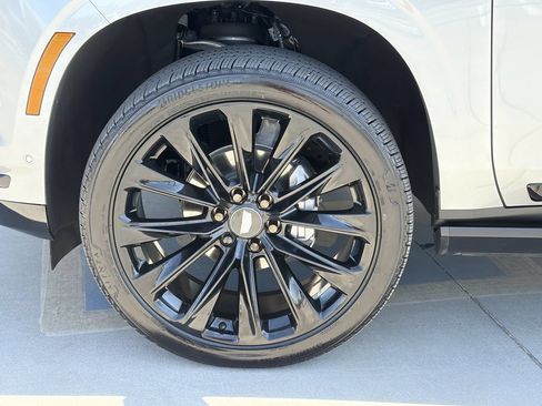 Certified 2025 Cadillac Escalade Sport Platinum AWD/4WD image 10