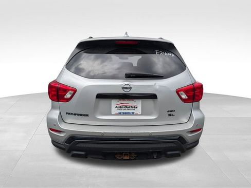 Used 2019 Nissan Pathfinder SL AWD/4WD image 6
