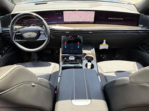 Used 2026 Cadillac Escalade ESV Luxury RWD image 20