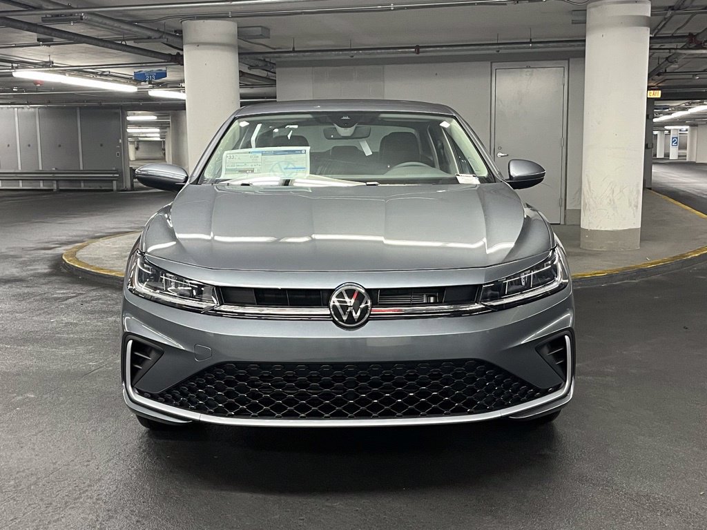 Used 2025 Volkswagen Jetta SE FWD image 26