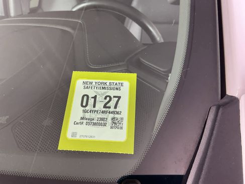 Used 2024 Chevrolet Silverado 2500 LTZ w/ LTZ Convenience Package image 39