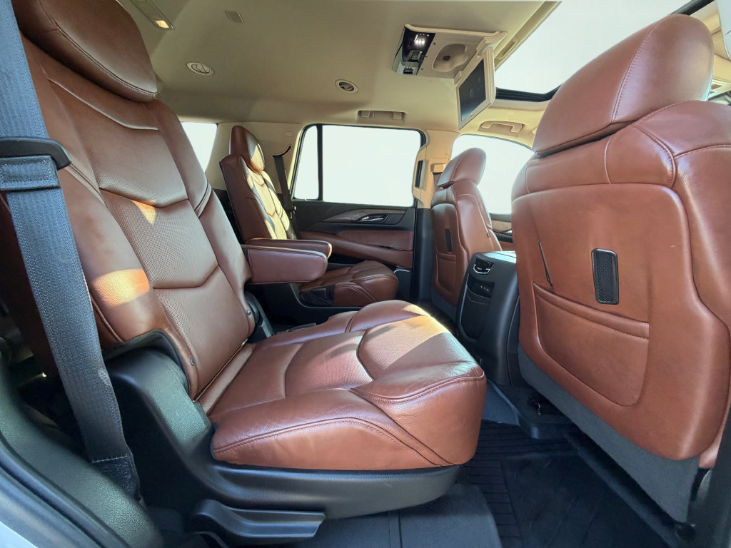 Used 2019 Cadillac Escalade Premium Luxury AWD/4WD image 48