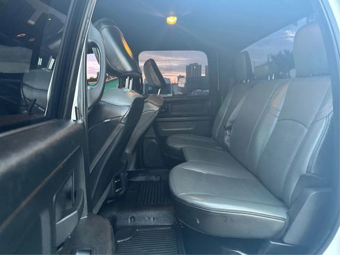 Used 2022 RAM 2500 Tradesman w/ Chrome Appearance Group AWD/4WD image 10