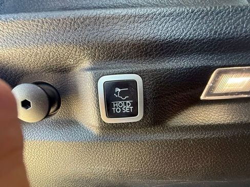 Certified 2022 Jeep Grand Cherokee L Limited AWD/4WD image 16
