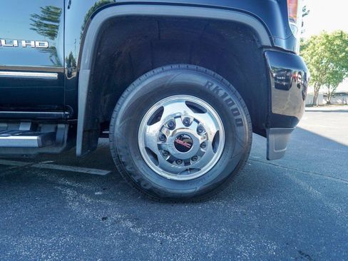 Used 2018 GMC Sierra 3500 Denali w/ Duramax Plus Package AWD/4WD image 11