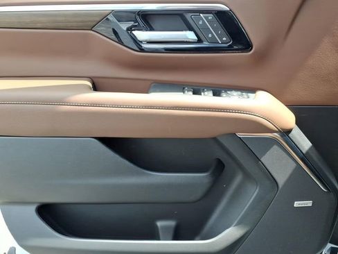 New 2026 Chevrolet Suburban High Country AWD/4WD image 13