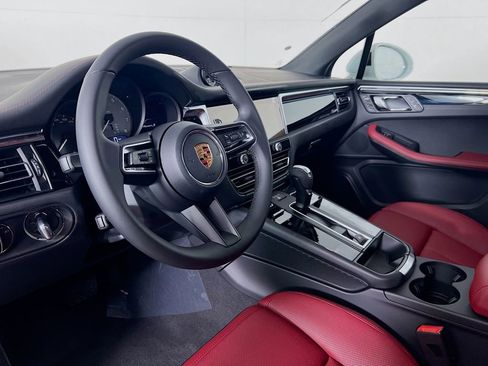 New 2026 Porsche Macan S image 4