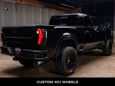 Used 2024 GMC Sierra 2500 Denali Ultimate AWD/4WD image 9
