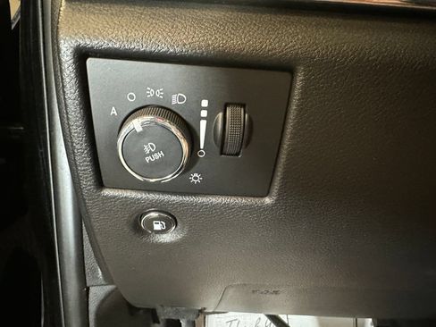 Used 2017 Jeep Grand Cherokee Limited AWD/4WD image 19