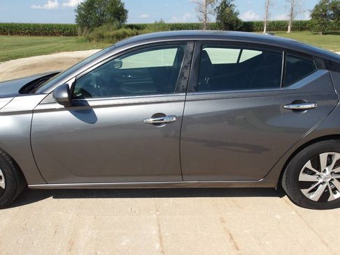 Used 2019 Nissan Altima 2.5 S FWD image 30