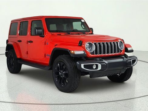 Used 2025 Jeep Wrangler Unlimited Sahara AWD/4WD image 1