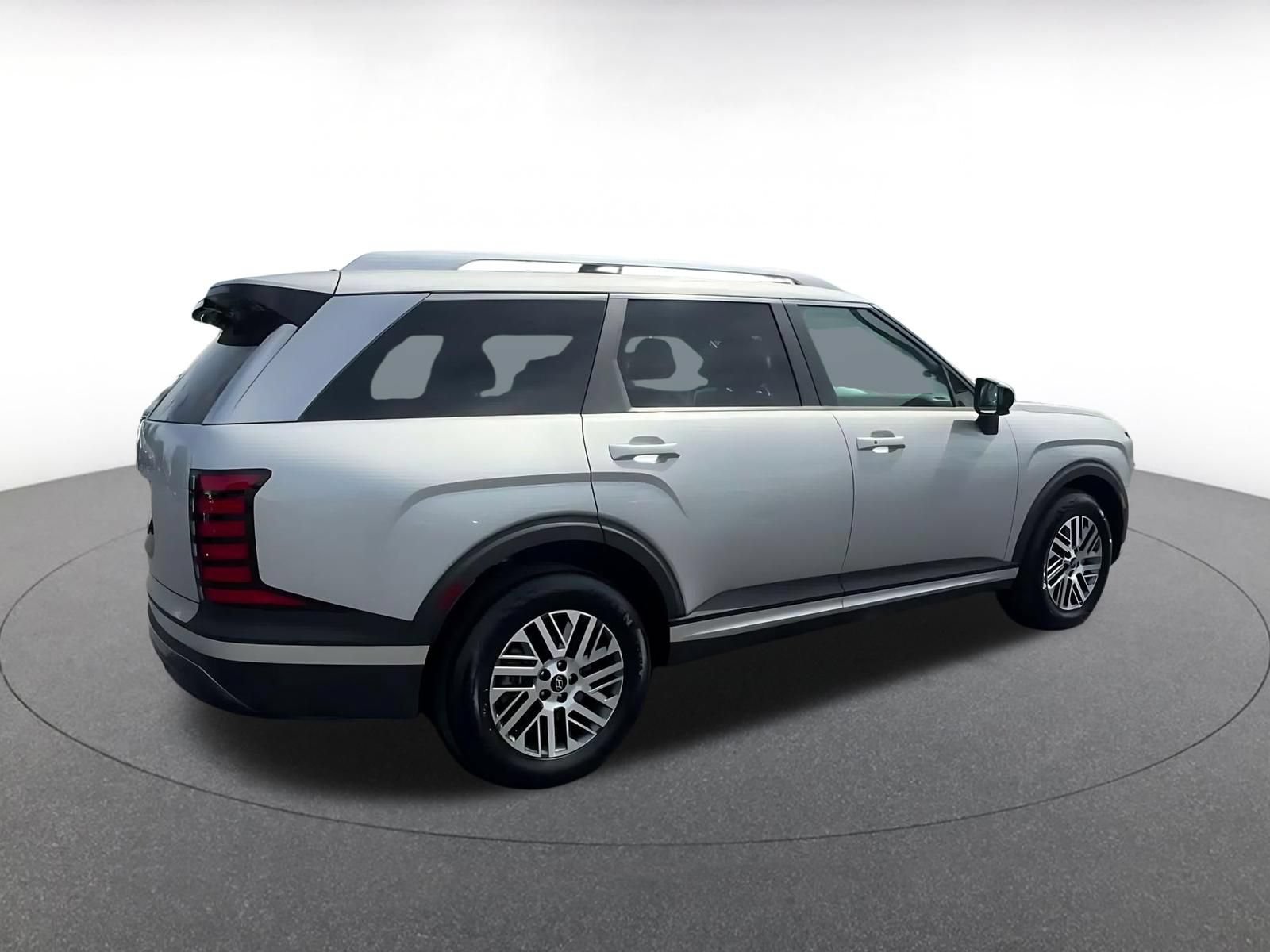 Used 2026 Hyundai Palisade SEL FWD image 14