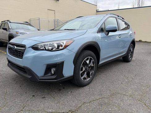 Used 2020 Subaru Crosstrek 2.0i Premium w/ Moonroof Package 2 image 3