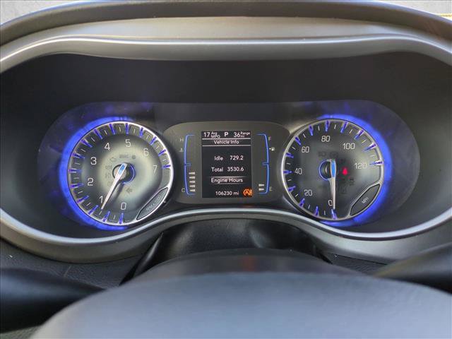 Used 2020 Chrysler Pacifica Touring-L FWD image 11