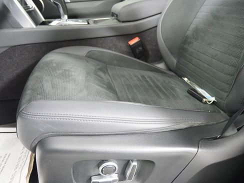 Used 2021 Land Rover Discovery Sport S image 10