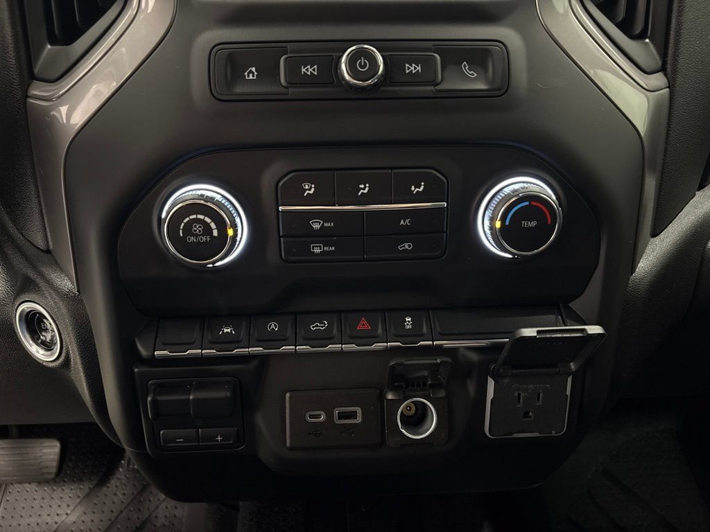 Used 2023 Chevrolet Silverado 1500 Custom AWD/4WD image 23