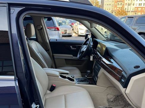 Used 2011 Mercedes-Benz GLK 350 4MATIC image 8