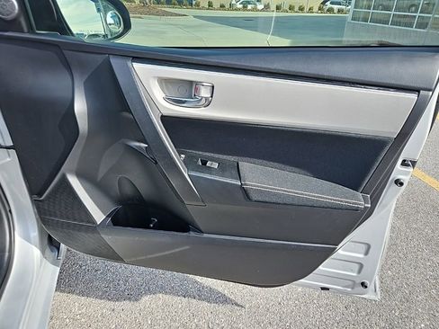 Used 2017 Toyota Corolla LE image 31