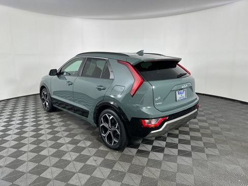 Used 2023 Kia Niro EX Touring FWD image 4