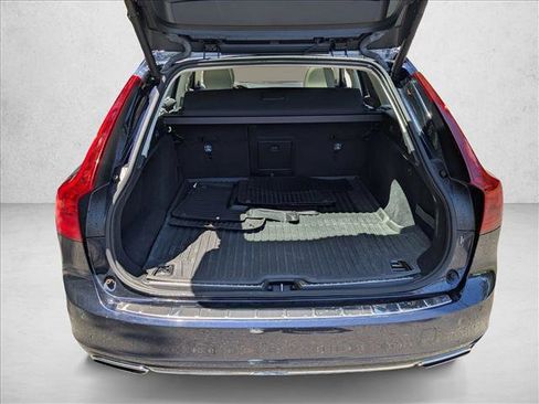 Used 2019 Volvo V90 T5 Inscription w/ Protection Package Premier FWD image 7