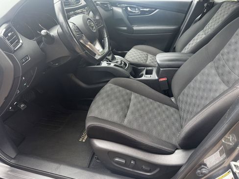Used 2019 Nissan Rogue Sport SV w/ All-Weather Package AWD/4WD image 15