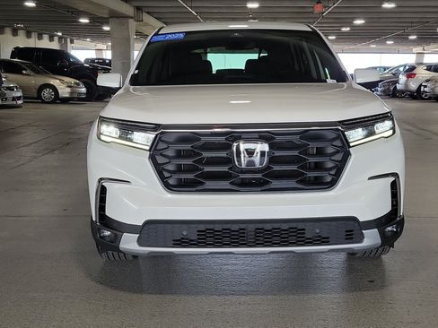 Certified 2025 Honda Pilot EX-L image 2