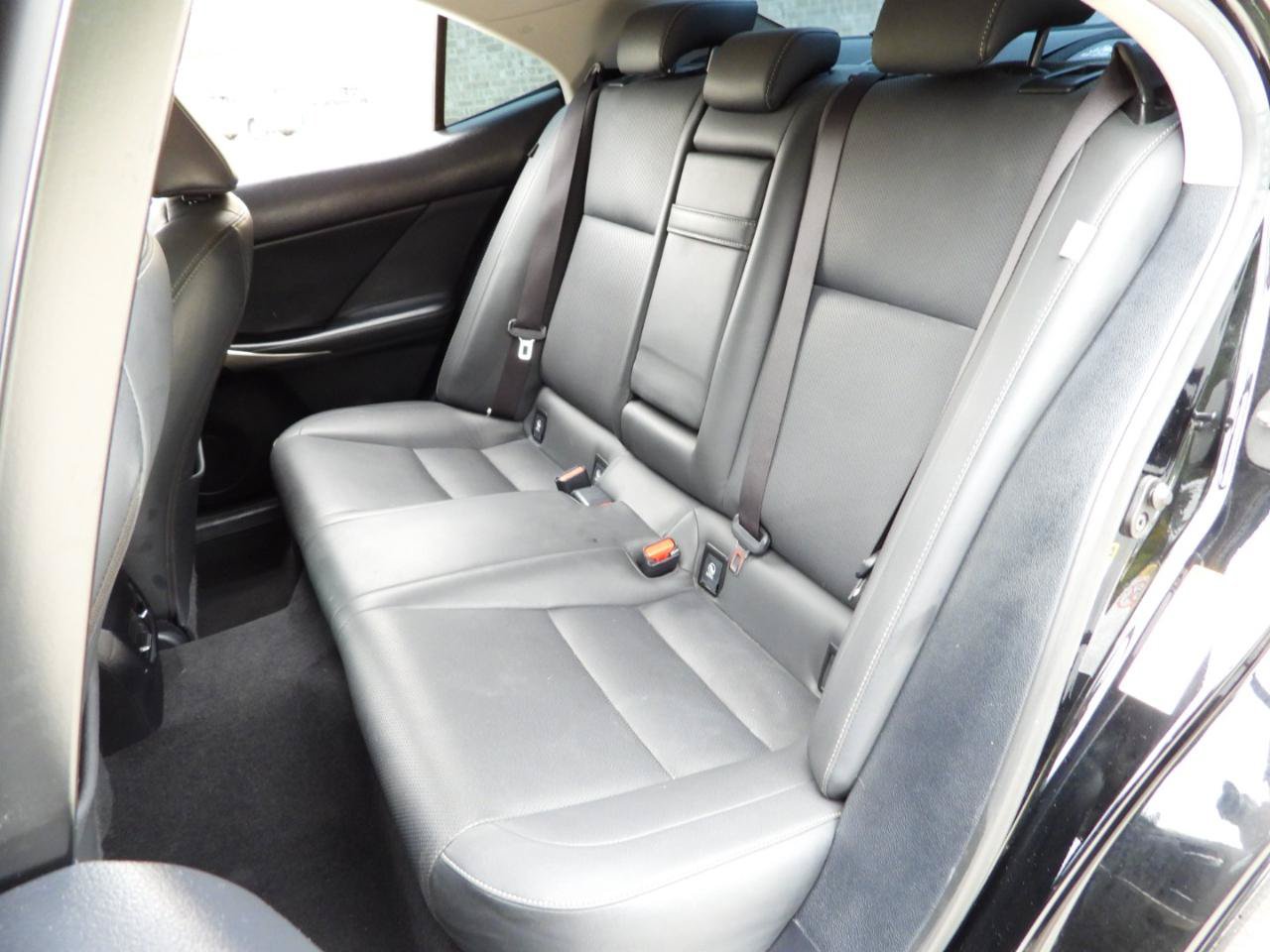 Used 2015 Lexus IS 250 RWD image 39