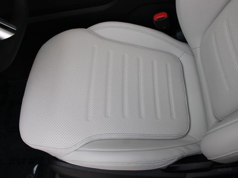 Used 2026 Mercedes-Benz GLC 300 image 14