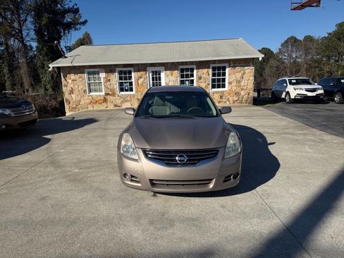 Used 2011 Nissan Altima 2.5 S image 2