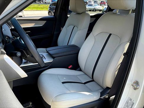 Used 2025 MAZDA CX-70 Plug-In Hybrid w/ Premium Pkg image 7