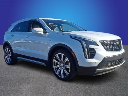 Certified 2023 Cadillac XT4 Premium Luxury w/ Technology Package image 3