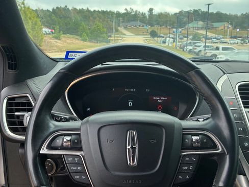 Used 2020 Lincoln Nautilus FWD w/ Equipment Group 101A image 11