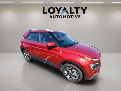 Used 2024 Hyundai Venue Limited FWD image 9