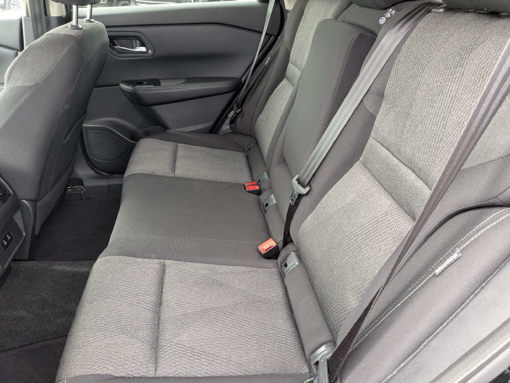 Used 2025 Nissan Rogue SV FWD image 16