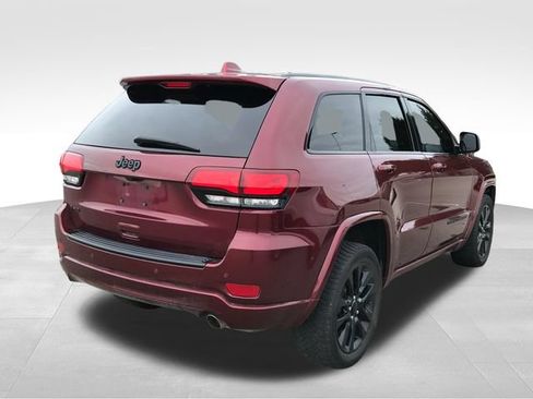 Used 2017 Jeep Grand Cherokee Altitude AWD/4WD image 2
