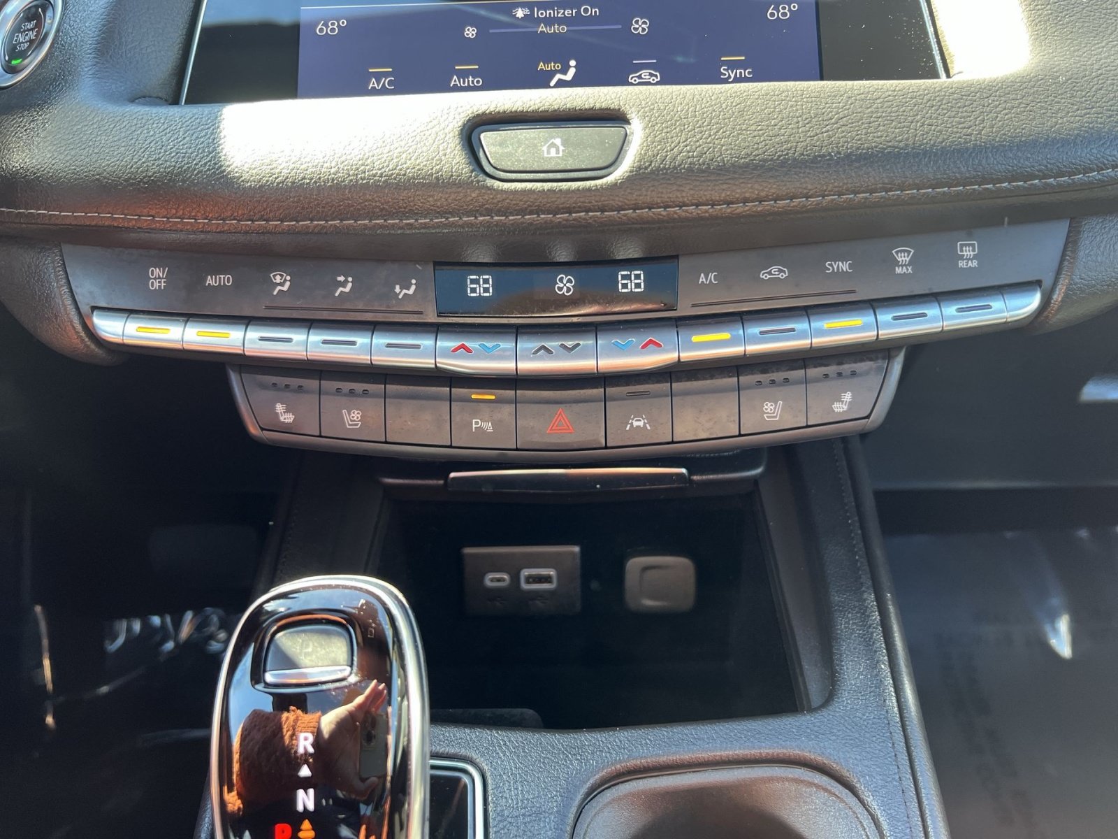 Used 2023 Cadillac XT4 Premium Luxury w/ Technology Package AWD/4WD image 20