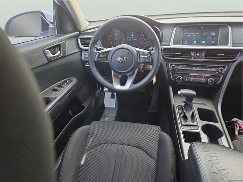 Used 2019 Kia Optima LX image 9