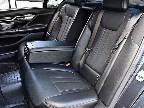 Used 2019 BMW 740i w/ Executive Package RWD image 18