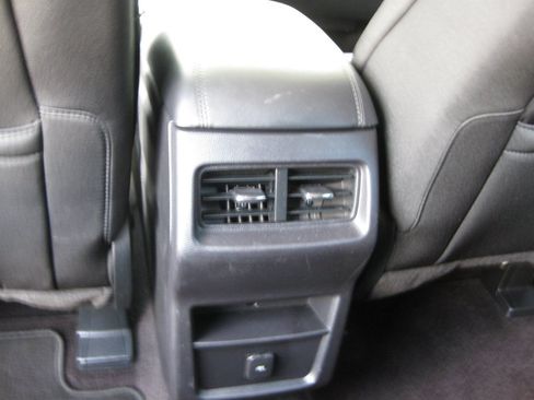 Used 2016 Ford Edge SEL AWD/4WD image 30