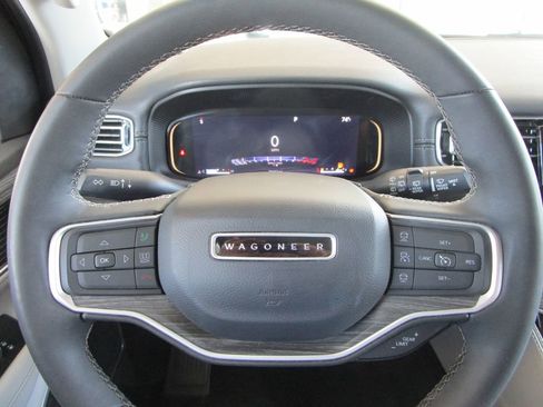 Used 2024 Jeep Wagoneer Series II AWD/4WD image 35