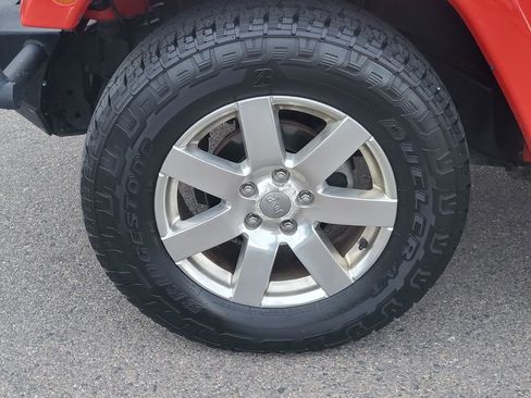 Used 2018 Jeep Wrangler Sahara w/ Connectivity Group image 12