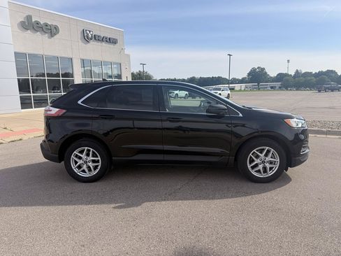 Used 2021 Ford Edge SEL FWD image 2