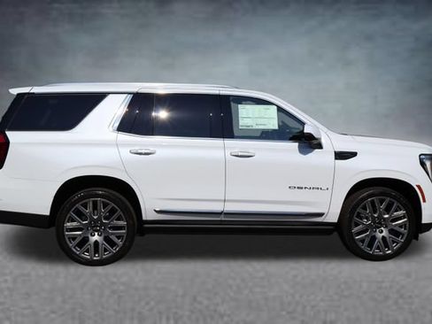 New 2026 GMC Yukon Denali Ultimate w/ LPO, Floor Liner Package AWD/4WD image 2