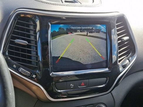 Used 2020 Jeep Cherokee Limited AWD/4WD image 5