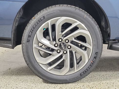 New 2027 Lincoln Navigator Premiere RWD image 5