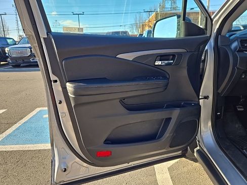 Used 2024 Honda Ridgeline Sport image 12