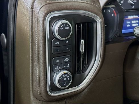 Used 2020 GMC Sierra 1500 SLT w/ SLT Premium Plus Package AWD/4WD image 20