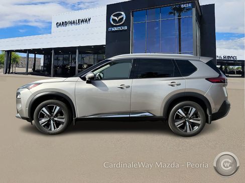 Used 2023 Nissan Rogue Platinum image 3